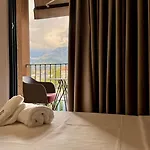 Meli Deluxe 3* Tirana