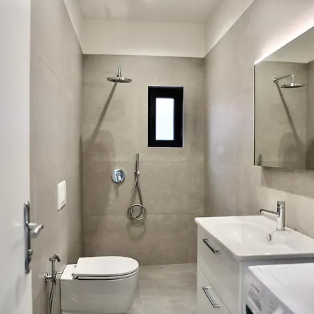 Meli Deluxe Тирана