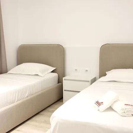 Meli Deluxe Тирана