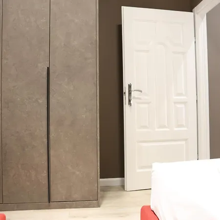 Meli Deluxe Тирана